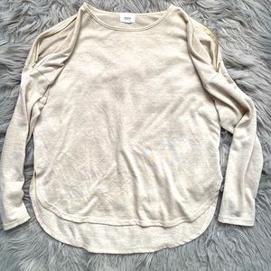 Long sleeve tee with zippers on shoulders